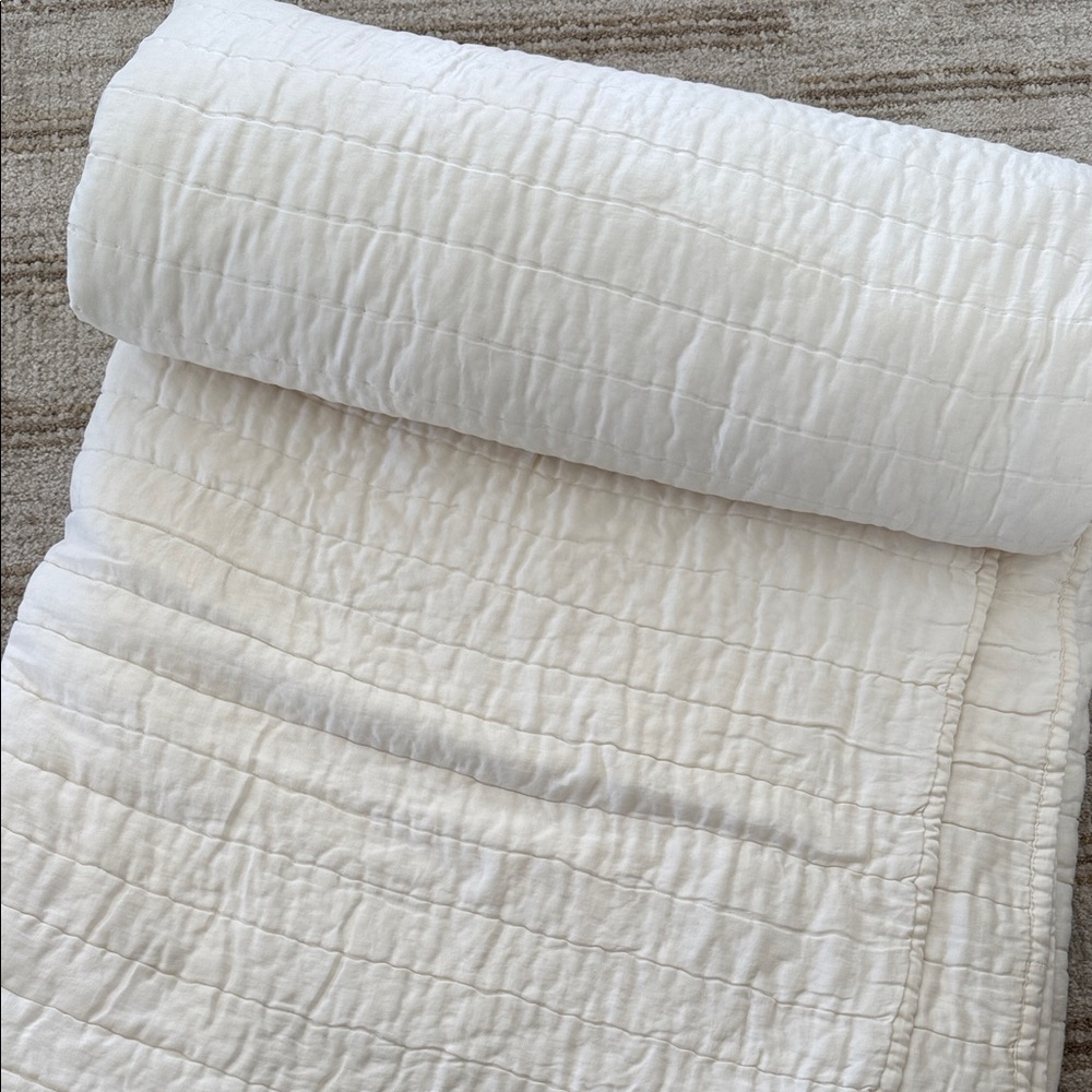 Pottery Barn Silk Channel Quilt- Queen- Ivory - Picture 2 of 2